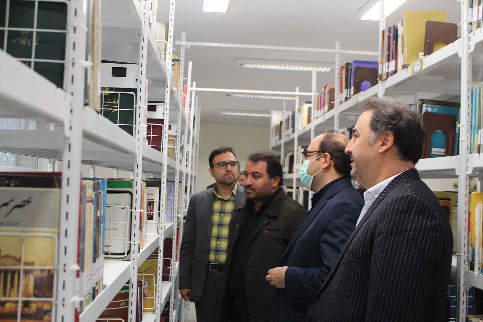 در بازدید شهردار منطقه۲ تبریز از کتابخانه پروین اعتصامی مطرح شد؛ترویج فرهنگ کتاب، کتابخوانی و مطالعه نقش مهمی در ارتقای فرهنگ شهروندی دارد