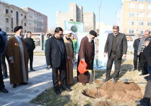 غرس نهال توسط نماینده ولی فقیه در آذربایجان شرقی