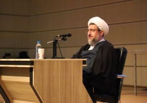 اسلام و ارزش‌های آن را با زبان ساده و شیرین به دانش‌آموزان بگویید