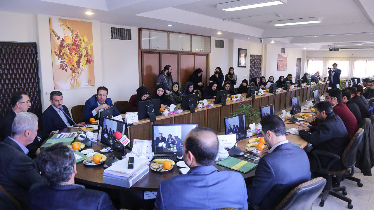پایان نامه های کارشناسی ارشد و دکترای دانشگاه آزاد اسلامی از سال جدید مسئله محور می شوند/ با اجرای کامل این طرح، پایان نامه ها دیگر، خاک نخواهند خورد