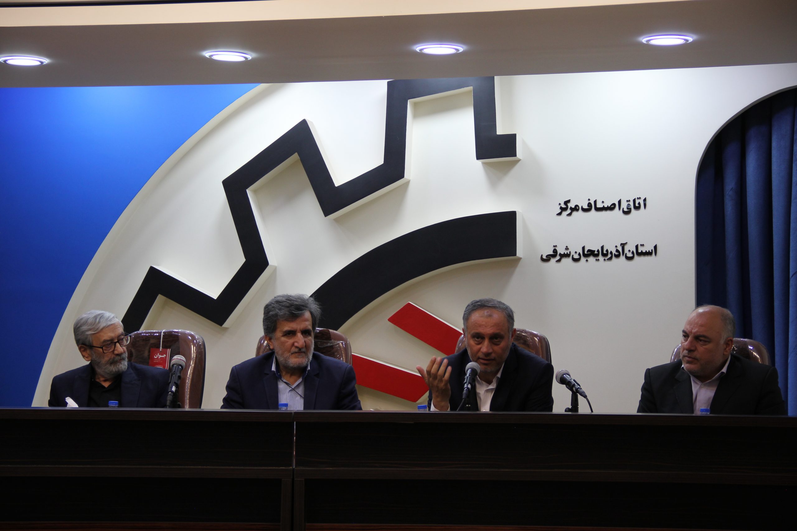 سرمایه‌گذاری ۱۰ هزار میلیارد تومانی در صنعت شیشه تبریز/ صنعت شیشه تبریز در مسیر توسعه