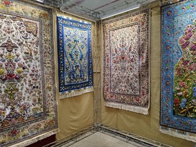 هویت سنتی قالی در دل فناوری نوین رینوتکس ۲۰۲۳ تبریز/ اهدای ۳۶ تخته فرش دستبافت به نخبگان برگزیده رینوتکس ۲۰۲۳ تبریز