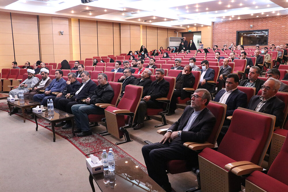 حضور مدیرعامل شرکت واحد اتوبوسرانی تبریز و حومه در آئین تکریم از ایثارگران، جانبازان و خانواده معظم شهدا