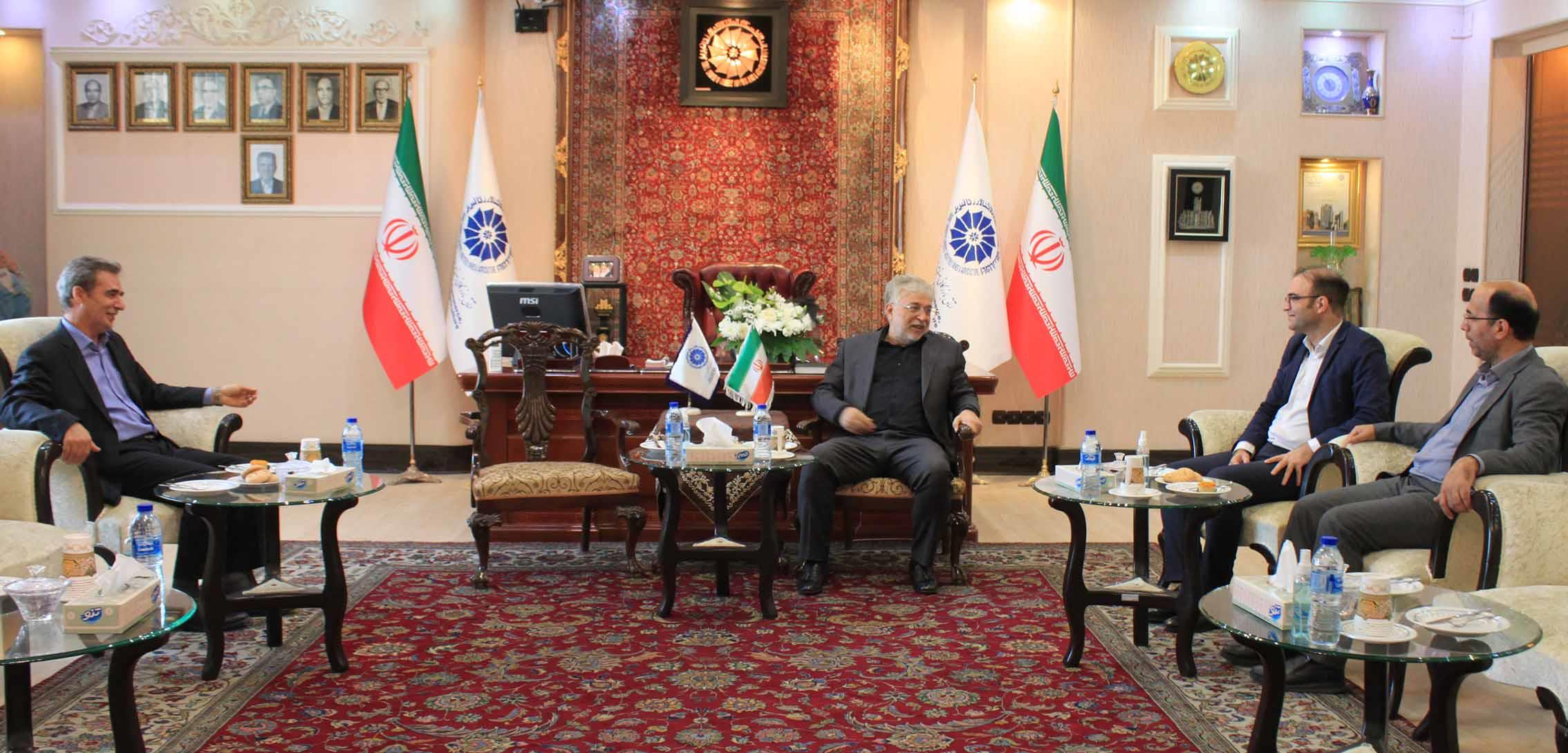 بانک‌ها جهت جذب منابع بیشتر به استان تلاش کنند