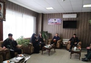 نشست مدیرکل حفظ آثار دفاع مقدس آذربایجان شرقی با دانش آموزان علاقمند به حوزه روایتگری