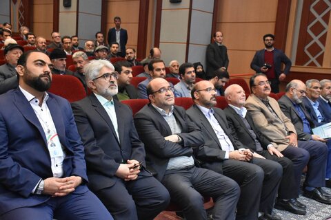 ظامی ترسیم آرمانشهر با تکیه بر بازآفرینی هنری آیات و مضامین قرآنی در قالب شعر را آغاز کرد
