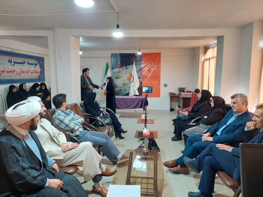 لبخندی به رنگ مهر بر لبان نیازمندان
