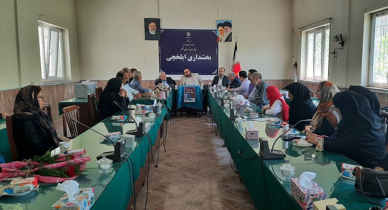 به مناسبت روز قلم و دهه امامت انجام شد؛آئین رونمایی از کتاب «مولا محبّتی»