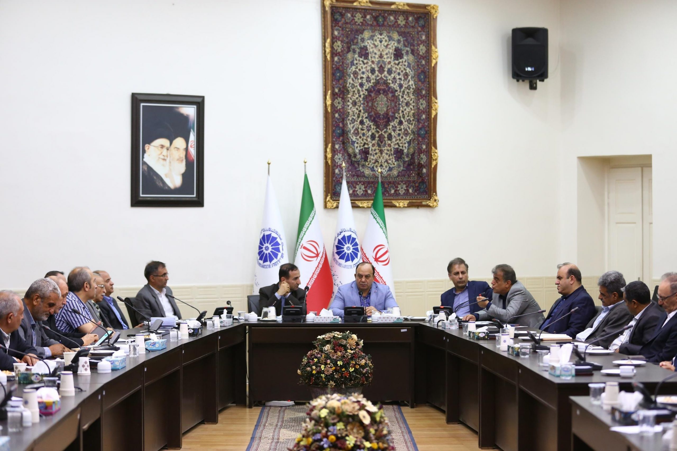 در کمیسیون فرش، صنایع و گردشگری اتاق تبریز مطرح شد؛ضرورت هم‌افزایی دستگاه‌های دولتی و بخش خصوصی برای ارتقای جایگاه صنعت فرش استان