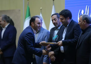 تجلیل از اداره کل روابط عمومی و ارتباطات اجتماعی دانشگاه آزاد اسلامی آذربایجان شرقی به عنوان روابط‌عمومی برتر استان در بخش چند رسانه‌ای