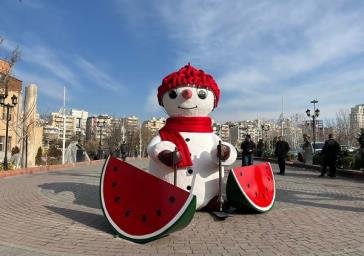 نصب المانهای مخصوص شب چله در سطح شهر