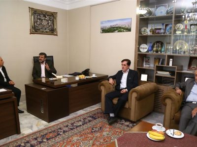 نشست دبیر کل شورای عالی بسیج تجار و فعالان اقتصادی اتاق ایران با مسئول بسیج تجار اتاق تبریز