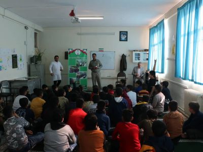 فرمانده یگان حفاظت محیط زیست در دوره آموزش محیط زیستی برای دانش آموزان اشرفیه