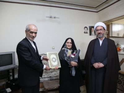 رئیس دانشگاه تبریز با خانواده شهدا دیدار کرد