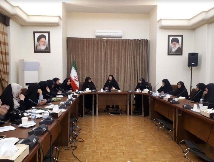 مدیرکل دفتر امور زنان و خانواده وزارت کشور:سند تحول زنان و خانواده برای حمایت از فعالیت زنان تهیه شده است