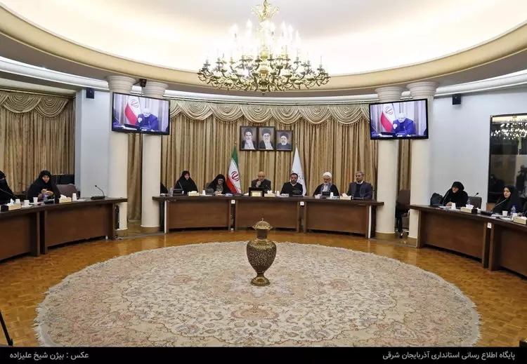 در نشست استاندار با بانوان نخبه حوزه های مختلف/اولویت های حوزه زنان و خانواده در استان آذربایجان شرقی بررسی شد