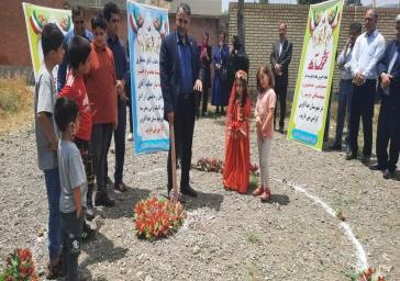 آیین کلنگ زنی مدرسه دوکلاسه دانش آموزان استثنایی خمارلوی شهرستان خداآفرین استان آذربایجانشرقی