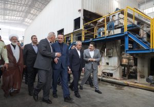 بازدید دبیر شورایعالی مناطق آزاد کشور و استاندار آذربایجان شرقی از شرکت تاو کاغذ ارس