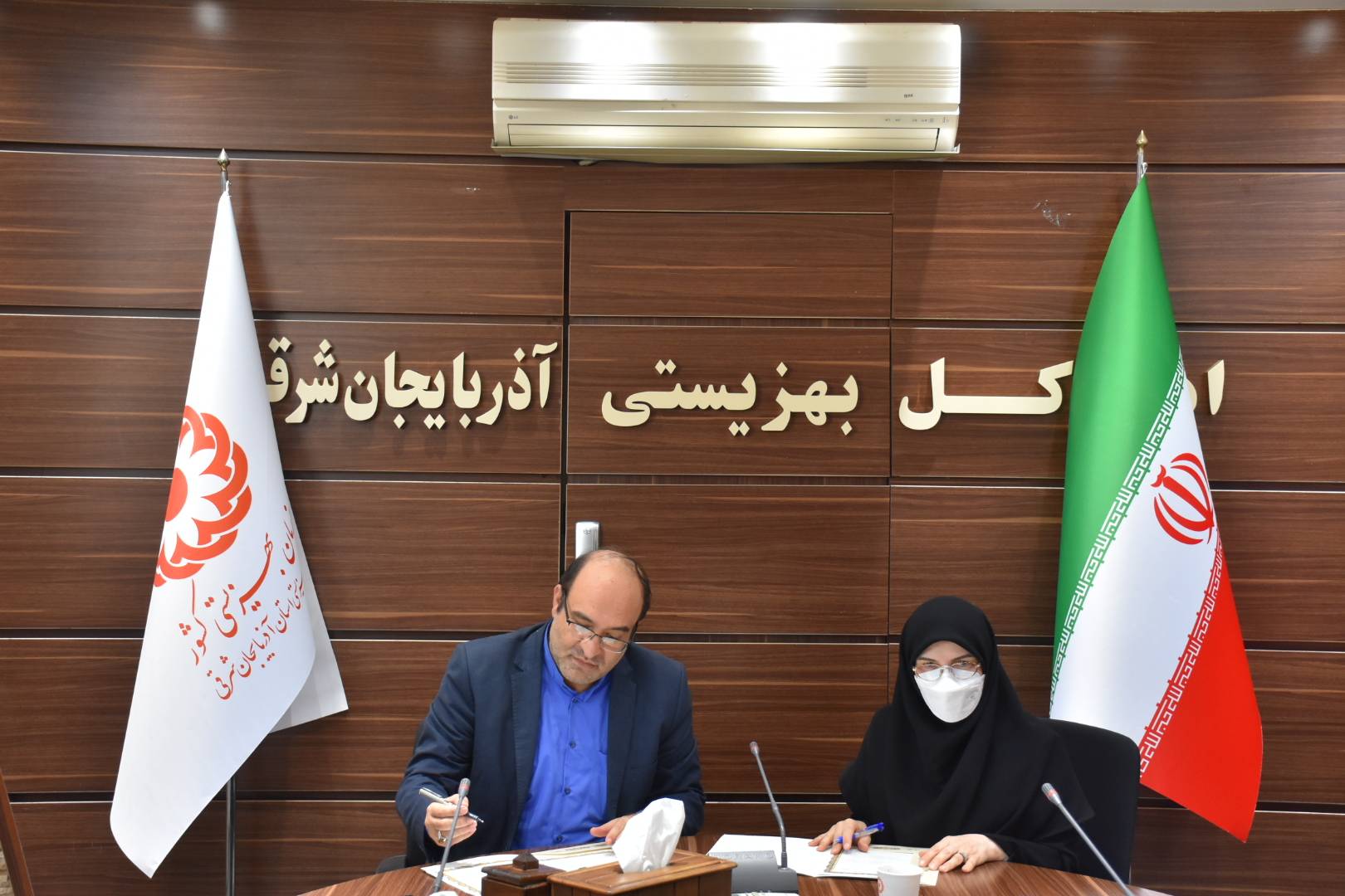 با هدف ترویج کتابخوانی در بین اقشار خاص انجام شد؛امضای تفاهم نامه همکاری بین ادارات کل کتابخانه های عمومی و بهزیستی آذربایجان شرقی
