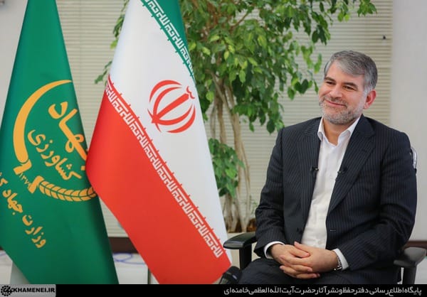 در خانه اگر کس است، یک حرف بس است! 
