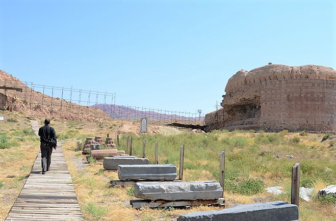 ایجاد مسیر گردشگری در پیرامون سایت‌های تاریخی ربع رشیدی