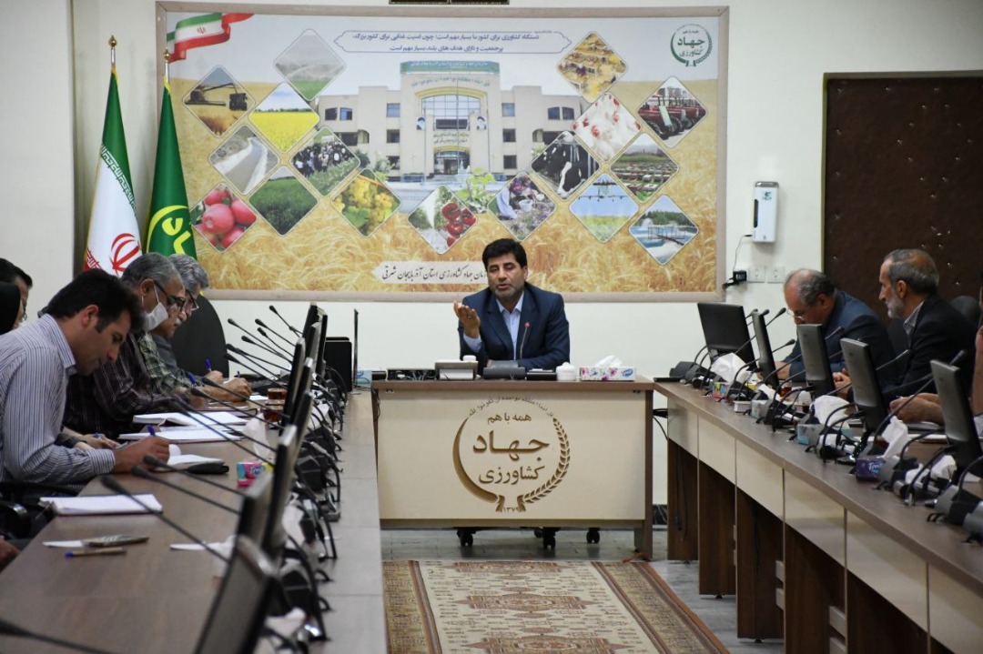 تسهیل گیری و رفع موانع در خصوص سامانههای نوین آبیاری در آذربایجان شرقی/در ۶۳۰۰ هکتار از اراضی حوضه دریاچه ارومیه سیستمهای نوین آبیاری در حال اجراست
