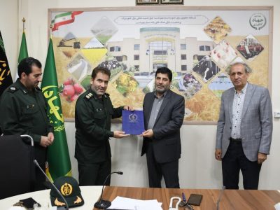 تجلیل سازمان بسیج سازندگی کشور از فعالیتهای محرومیت زدایی مهندس فتحیفعالیتهای محرومیت زدایی رئیس سازمان جهاد کشاورزی آذربایجان شرقی مورد تجلیل استاندار قرار گرفت