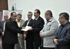 در همایش روز جهانی خاک در تبریزاز خادمان خاک در استان آذربایجان شرقی تجلیل شد