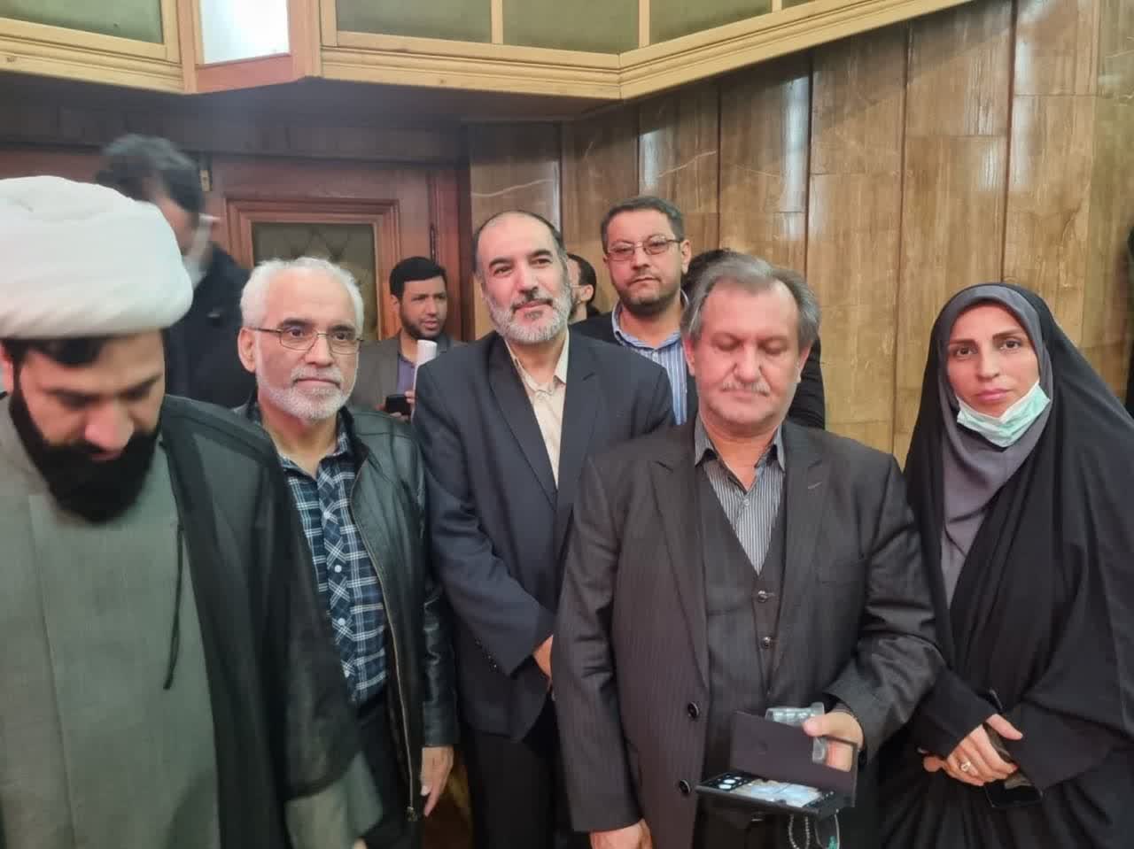 از دکتر بخشی زاده مدیرکل راه وشهرسازی آذربایجان‌شرقی وحجت الاسلام صمد خلیلی مشاور فرهنگی واداره ارتباطات واطلاع رسانی اداره‌کل تجلیل شد