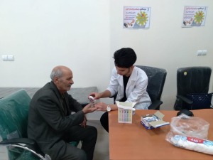 برگزاری طرح ( پایش سلامت بازنشستگان) در خانه امید بازنشستگان شهرستان سراب  به صورت ( رایگان) به مناسبت هفته بسیج