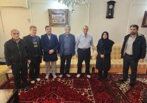 دیدار مدیر صندوق بازنشستگی استان آذربایجانشرقی با آقای غلامعلی اکرمی پروین آذر بازنشسته جانباز گرامی وبرادر دو شهید والامقام