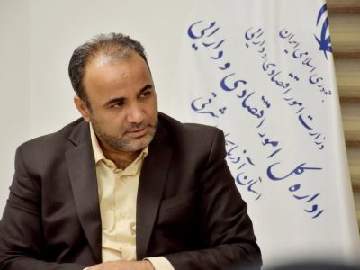 تجلیل از مدیرکل امور اقتصادی و دارایی آذربایجان‌شرقی در راستای تکریم ارباب رجوع