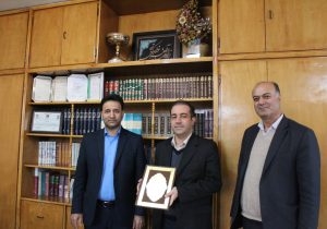 به مناسبت روز آمار از کارشناس آمار اداره کل ثبت احوال استان تجلیل به عمل آمد