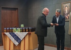 کمیته امداد آذربایجان شرقی استان برتر در طرح مدارس همدل شد