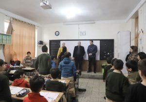 بازدید مدیرکل نوسازی مدارس آذربایجان شرقی از سیستم گرمایشی مدرسه شهید دباغی ناحیه ۳