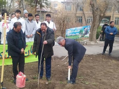 آئین نهال‌کاری در هنرستان کشاورزی تبریز به مناسبت هفته درختکاری