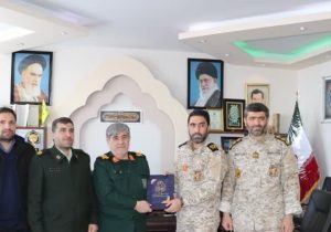 دیدار سردار «مسعود باقری نژاد» مدیر کل حفظ آثار و نشر ارزش‌های دفاع مقدس و مقاومت آذربایجان شرقی با فرمانده تیپ ۲ مکانیزه امام زمان (عج) شبستر
