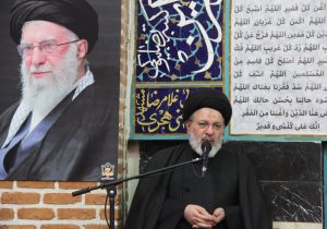 خون امام خامنه‌ای قدس سره و شهیدان، ریشه استکبار را خواهد خشکاند 