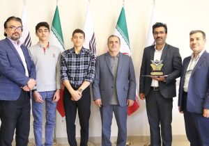 مهربانیِ کوچکِ دانش‌آموزان تبریزی، زنجیر یک زندانی غیرعمد را شکست