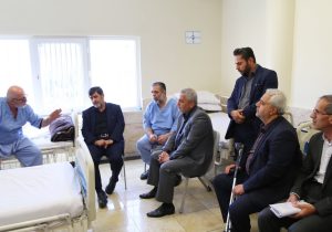 عیادت و تجلیل از جانبازان بستری در بیمارستان فجر تبریز به مناسبت هفته دفاع مقدس