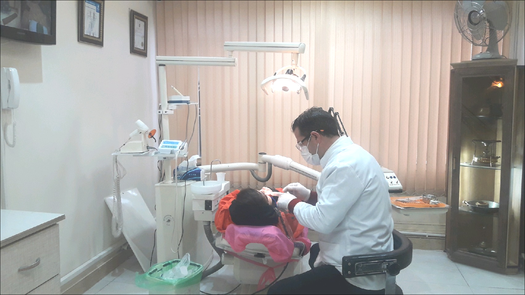 دکتر پور مهری  دندانپزشک در گفتگو اختصاصی  با آناک: الزام اولویت قرار گرفتن حوزه درمانی در کشور