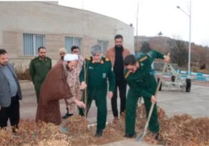 سردار باقری‌نژاد با کاشت نمادین درختان؛ پیام سبزینه‌ورزی را تقویت کرد