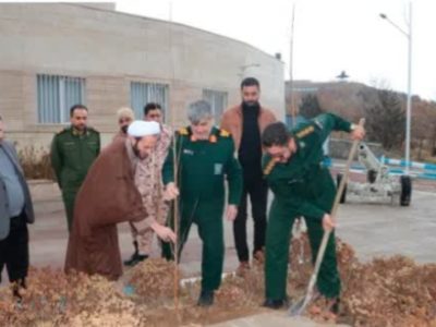 سردار باقری‌نژاد با کاشت نمادین درختان؛ پیام سبزینه‌ورزی را تقویت کرد