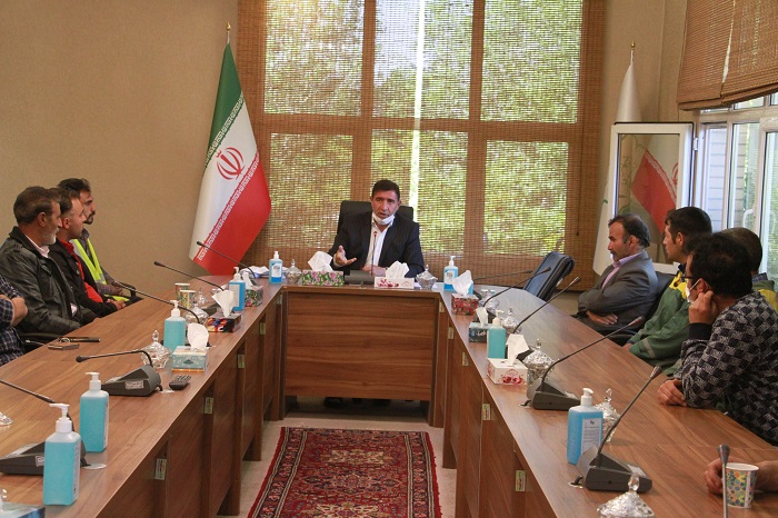 مدیرعامل سازمان سیما، منظر و فضای سبز در مراسم تقدیر از هرس‌کاران نمونه، پیرایش اصولی و علمی درختان، موجب زیبایی فضاهای سبز تبریز شده است