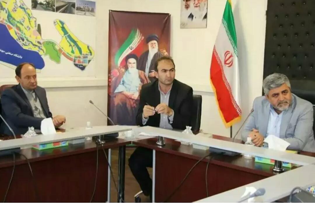 جلسه مشترک رئیس شورای اسلامی شهر سهند ، سرپرست شهرداری سهند و هیئت همراه با مهندس اقبالی سرپرست شرکت عمران شهر جدید سهند و تبادل نظر درخصوص رسیدگی به مسائل مدیریت شهری