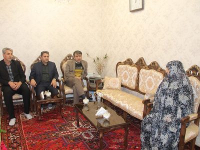 دیدار مدیر عامل سازمان مدیریت حمل و نقل مسافر با خانواده همکار شهید علی بینایی مراحلی