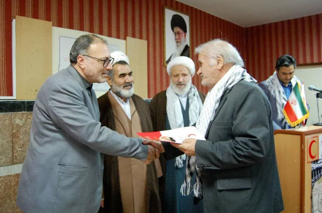 شرکت مدیرکل بنیاد آذربایجان شرقی در آیین تجلیل از خانواده های شهدا و بسیجیان هلال احمر استان