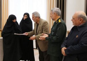در گرامیداشت هفتۀ بسیج صورت گرفت:تجلیل از بسیجیان نمونۀ ملی و استانی بنیاد آذربایجان شرقی