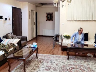 تکریم سرپرست بنیاد شهید آذربایجان‌شرقی از ۵ خانواده شهید و جانباز در تبریز