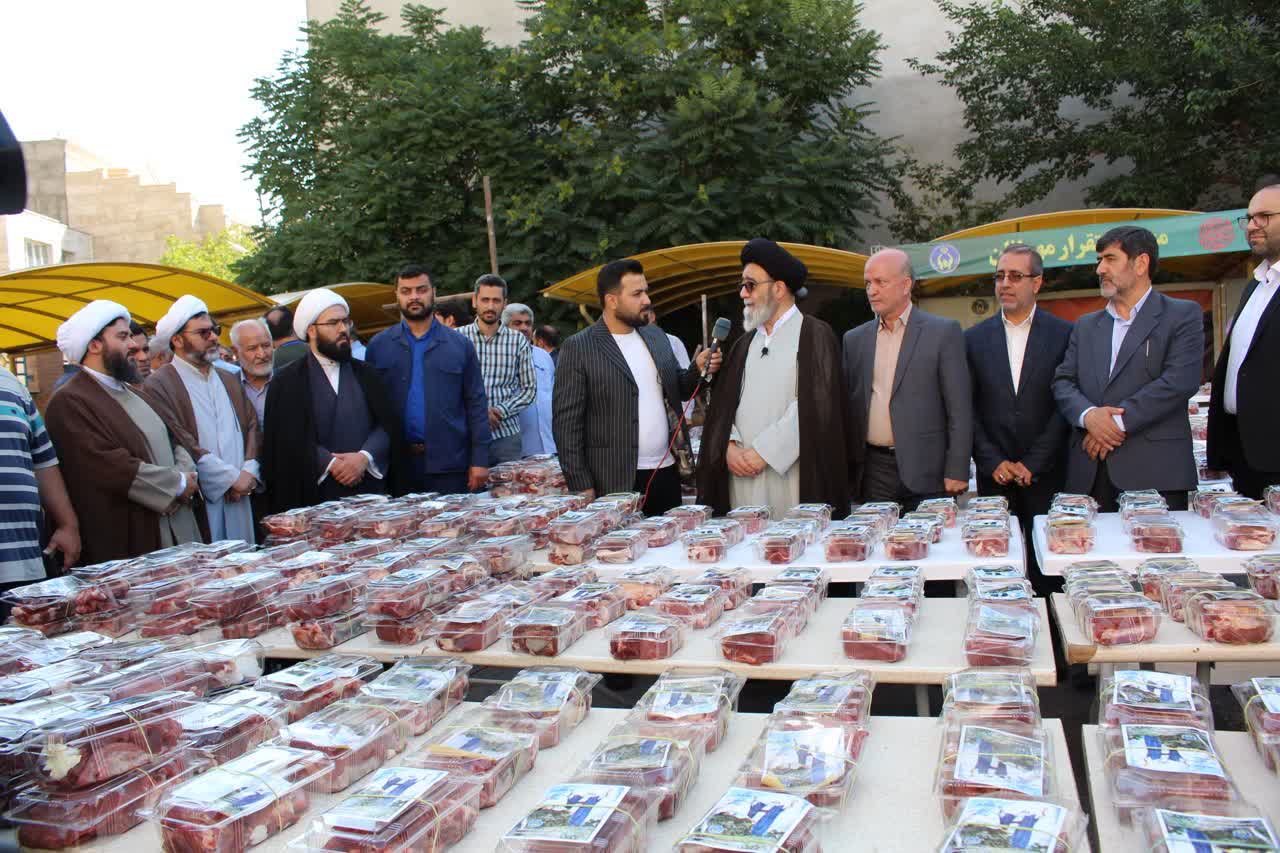 رزمایش توزیع ۲۰۰۰ بسته گوشت گرم در کنار ذبح قربانی